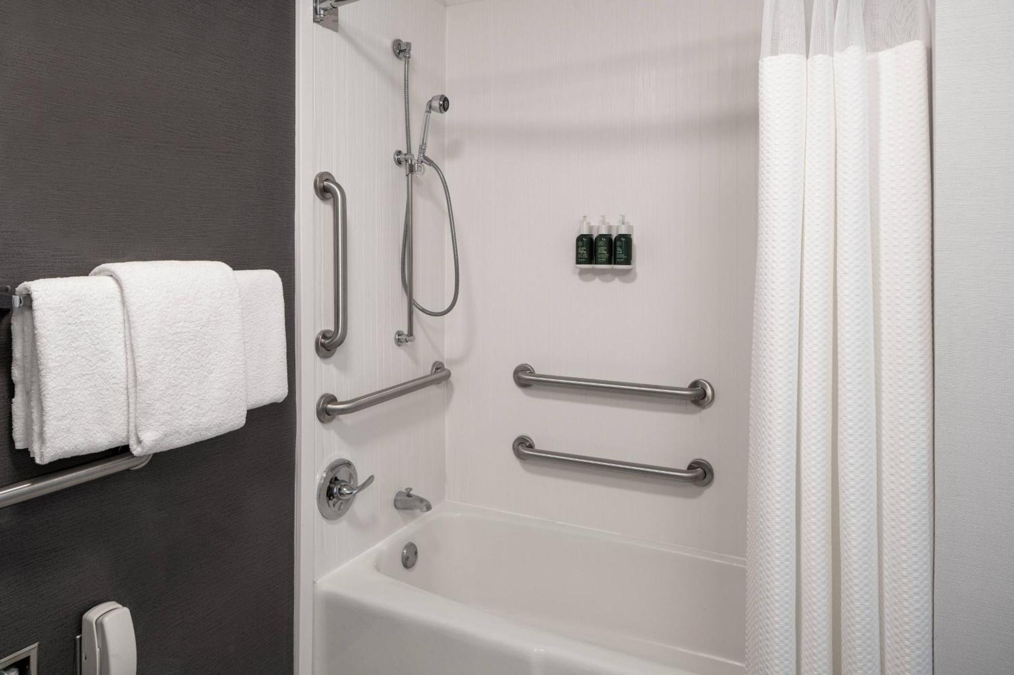 Courtyard By Marriott Dulles Airport Herndon/Reston Dış mekan fotoğraf